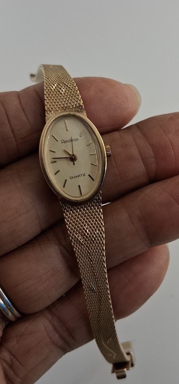 VTG Armitron Womens Gold Tone Oval Case Mesh Band Dress Watch 25/4758 R753